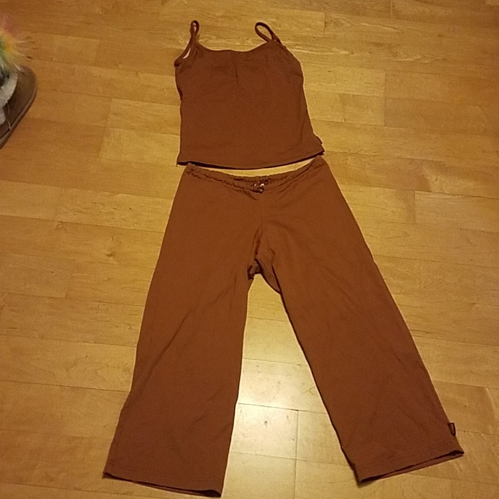 Workout Tank & Capri Outfit M